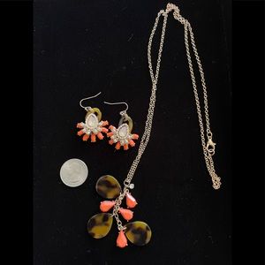Express coral necklace set